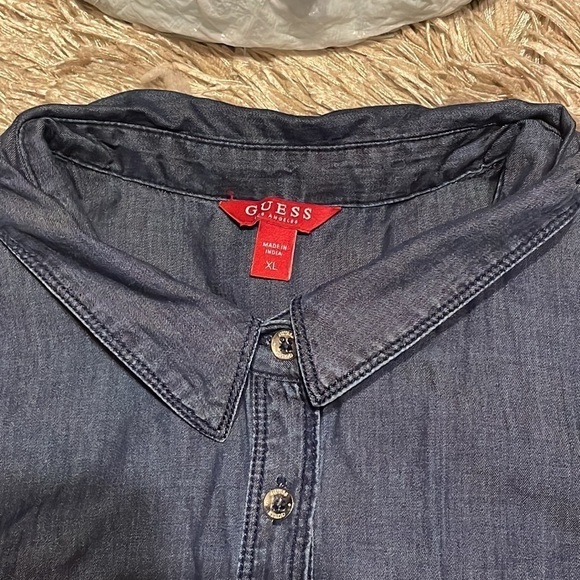 Guess Blue Sleeveless Button Down Top - Picture 3 of 6